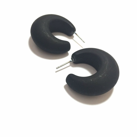 vintage lucite snail shell hoops Earrings Black - Picture 1 of 5